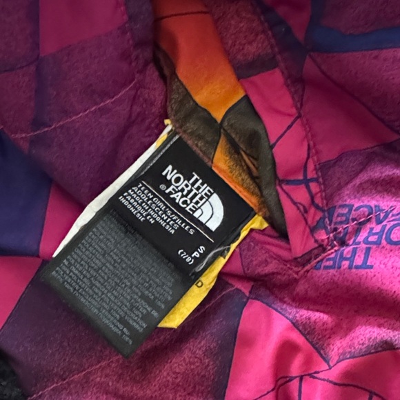 The North Face Kids Multicolor Geometric Puffer Jacket - Picture 2 of 4